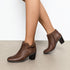SCHLICHTE DAMEN-STIEFELETTEN MIT SPITZER ZEHENPARTIE UND BLOCKABSATZ
